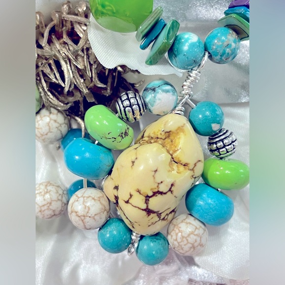 Gorgeous Multi Stones Chunky Necklace - Picture 9 of 9